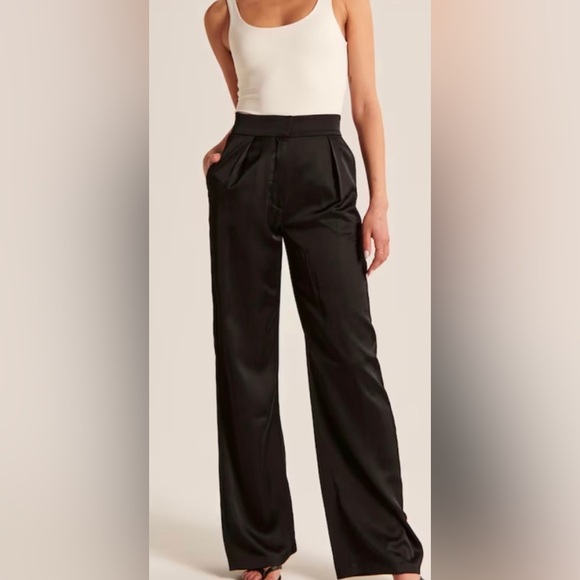 Abercrombie & Fitch Pants - Abercrombie satin Pants 👖